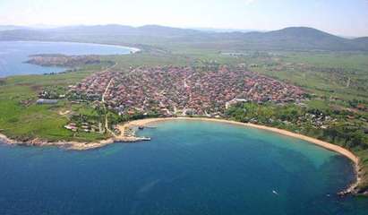 Стопанинът на централния плаж в Приморско Георги Мавров поема ивицата в Черноморец