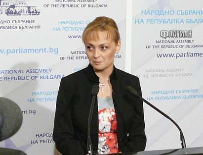 Полина Карастоянова напусна парламентарната група на Патриотичния фронт