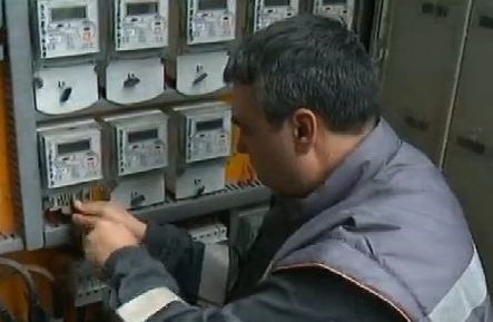 Отчитат електромерите извънредно заради новите цени на тока от 1 юли
