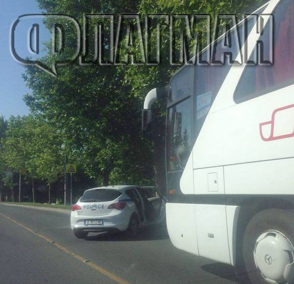 Извънредно! Полиция спря и нахлу в сръбски автобус в Слънчев бряг