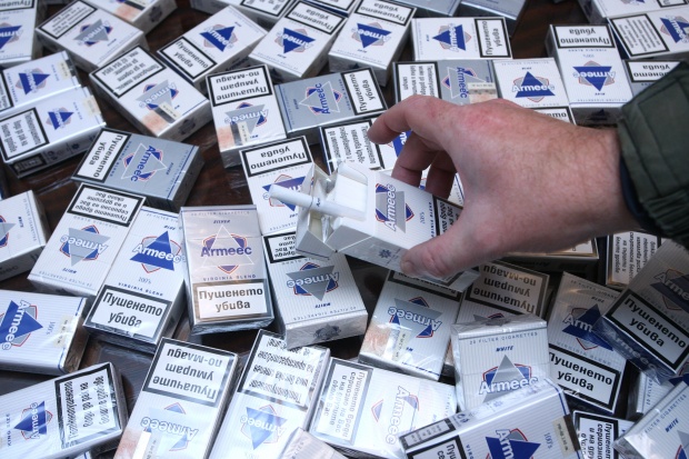 Спипаха в ТИР край Слънчев бряг 105 стека цигари без бандерол