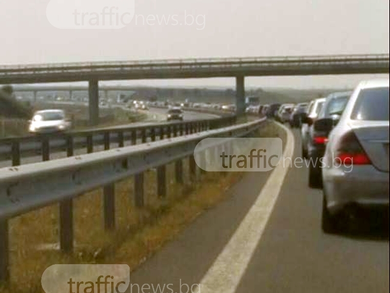 40-километрова тапа на магистралата! Стотици българи блокирани в жегата