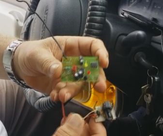 Таксиметрови шофьори мамят чужденци, надуват сметките със специални устройства
