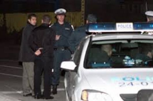 Пияни близнаци побъркаха полицията в Несебър, сменят се зад волана на Фолксваген