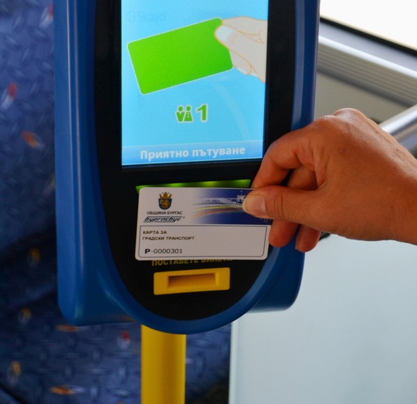 Вижте как да използвате новата система за таксуване в градския транспорт на Бургас (ВИДЕО)