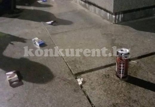 Оскверниха паметник на Христо Ботев с цигари, пиячка и смрад (СНИМКИ)