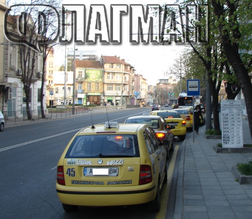 Нов налог удря бургаските таксиджии – 900 лева на кола