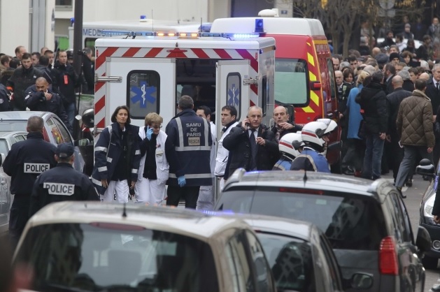 Извънредно! Стрелба в Париж вдигна на крак полицията