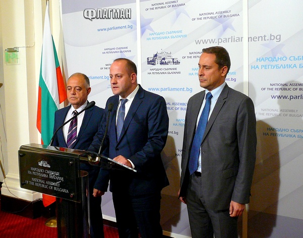 Радан Кънев: Борисов да вземе да си свика депутатите на извънредно заседание