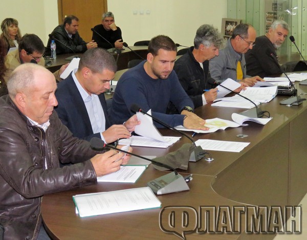 Общинските съветници в Приморско спасиха от студа учениците от СУ „Никола Й.Вапцаров“