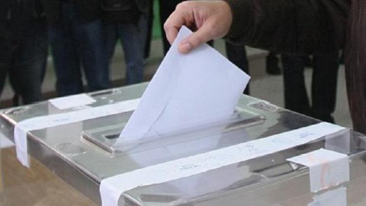 Първи изборни резултати в Бургас: Цачева води с 10 % на ген.Румен Радев, червените печелят в затвора