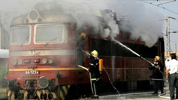 Телефонен терор: Бургазлията Станчо взриви два пъти влак на гарата