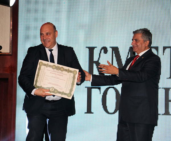 Кметът Иван Алексиев получи награда в конкурса „Кмет на годината 2016“