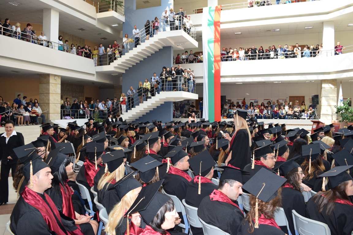 На официална церемония БСУ ще връчи дипломите на абсолвентите от випуск 2016