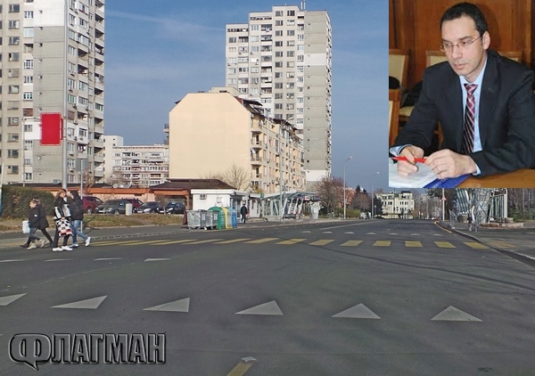 Парадокс! В бургаския ж.к.“Славейков“ нямат места за паркиране, но не искат паркинги под терасите си