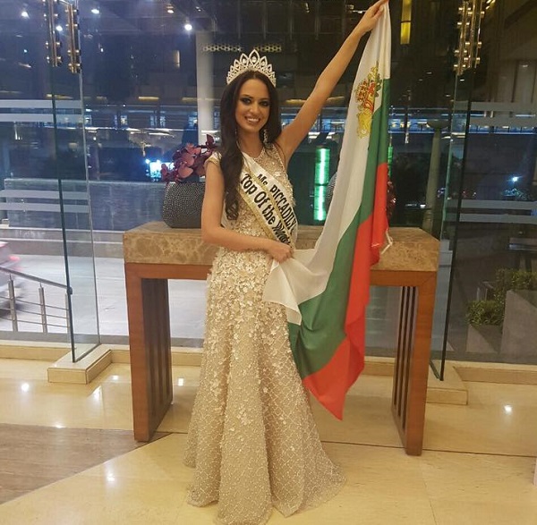 Най-красивата българка в света за 2016 Бети Методиева ще журира Мис Бургас