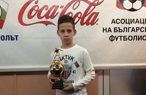Гордост за Приморско! Малкият Жулиян Иванов е най-добрият футболист в областта