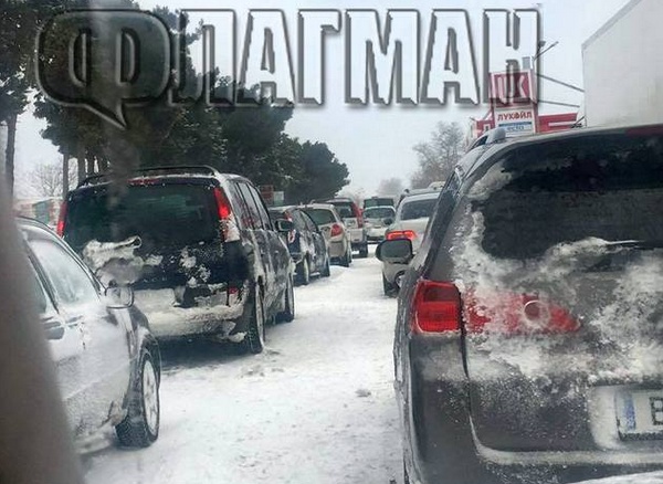 Окончателно: Влизат в сила тежки санкции за шофиращите в снега при временна забрана