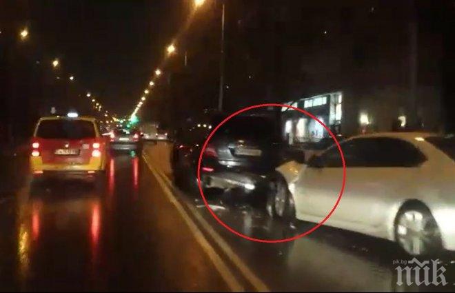 Жестока верижна катастрофа под пороя в София! Шест коли се помляха на бул. "Никола Мушанов"