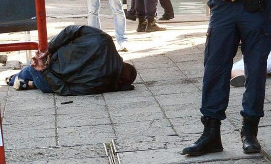 Ченгета удариха наркоквартира в Поморие след арест на уличен дилър