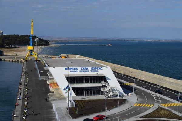 Пристанище Бургас обяви търг за наем на ресторанта в Морска гара