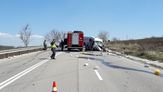 Верижна катастрофа на пътя Варна-Русе, има загинал