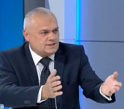 Радев: Президентът заложи на Борисов капан, 4700 мигранти трябва да бъдат заселени у нас (ВИДЕО)