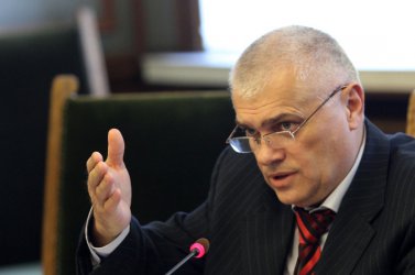 Министър Валентин Радев след среща със синдикатите в МВР: Рано е да се говори за съкращения!