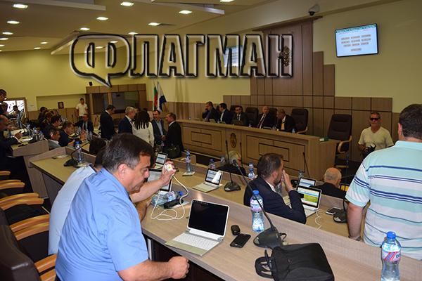 Започна сесията на Общинския съвет в Бургас, вижте какво ще обсъжда днес местният парламент