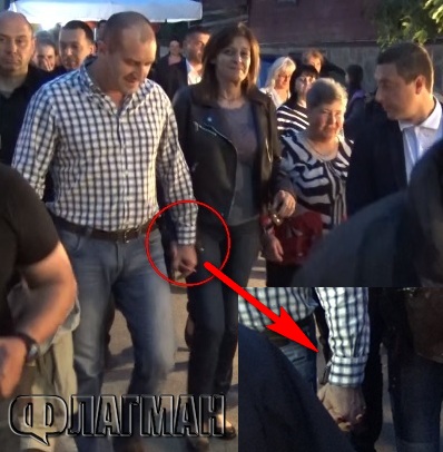 Президентът Румен Радев изненадващо се появи в царевското село Българи, генерал Деси го държи за ръка (ВИДЕО)