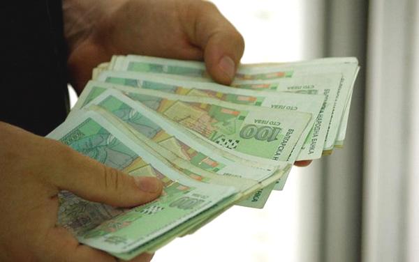 Парламентът одобри забрана да се плащат в брой повече от 1000 лева