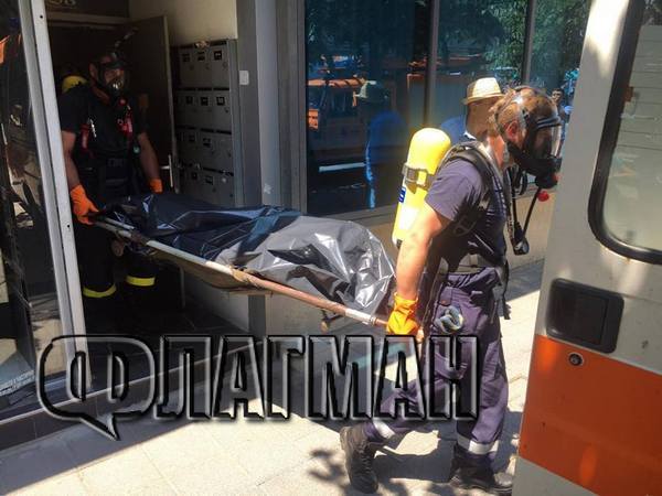 Черен четвъртък! "Гражданска защита" изкара труп от апартамент на пъпа на Бургас (СНИМКИ/ ОБНОВЕНА)