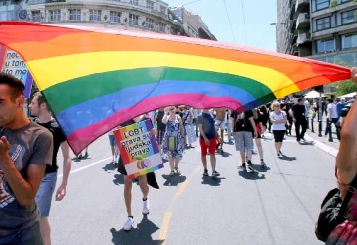 Гей парад премина и по улиците в Белград (СНИМКИ)