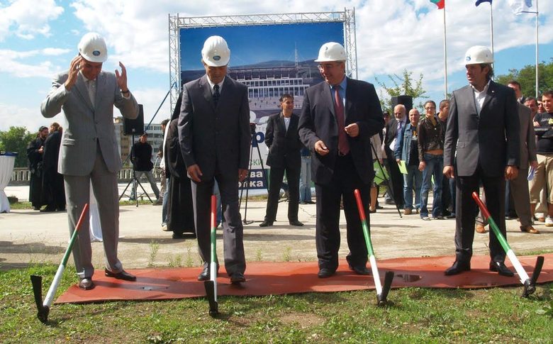 Втори стадион във Варна изчезва по "отиграна" схема