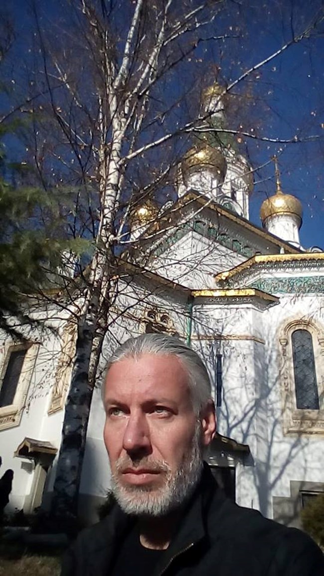 Руски богаташ заряза имоти за милиони в Банско и влезе в манастир! Причината – изостави го Мис България