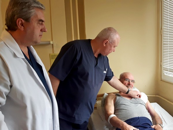 В УМБАЛ Бургас отстраниха 35-сантиметров тумор от рамото на пациент
