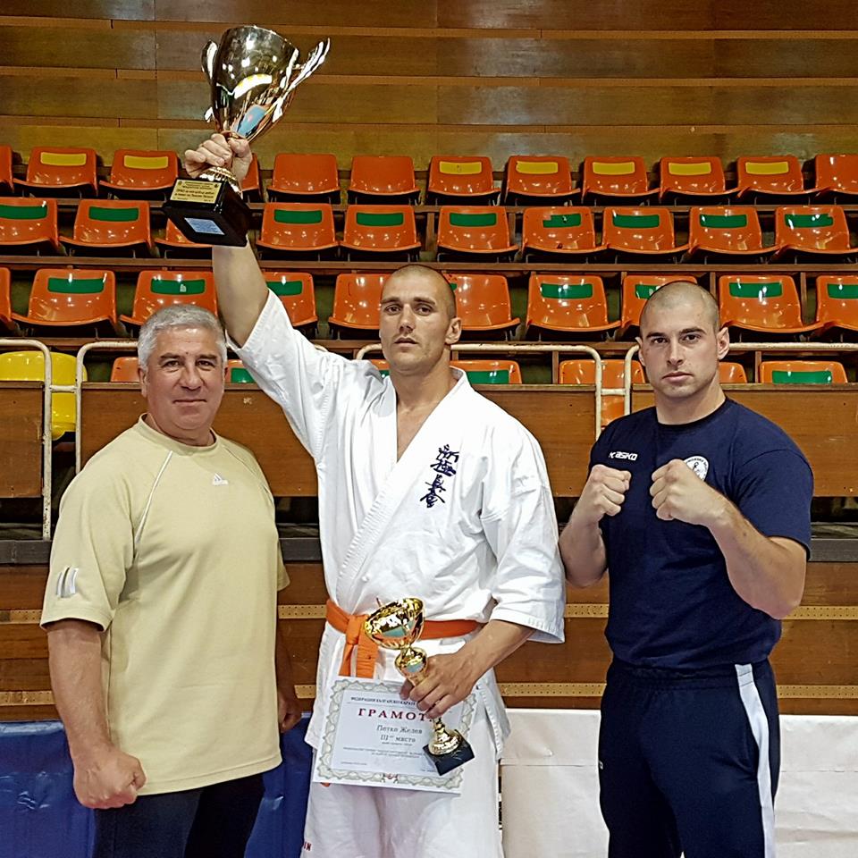 Петко Желев донесе бронз от националното първенство по карате
