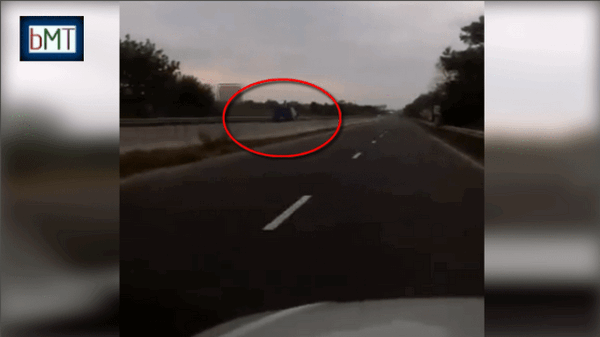 На косъм от трагедия! Шофьор кара в насрещното на пътя Бургас-Поморие, едва не катастрофира (ВИДЕО)