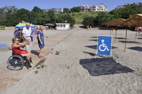 Кметът Димитър Николов разпореди проверки за достъпността на плажовете в Бургаско