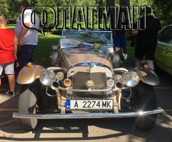 Burgazliya Slozhi Vsichki V Malkiya Si Dzhob Na Retro Parada Pokaza Unikalen Mercedes Ot 1928 G
