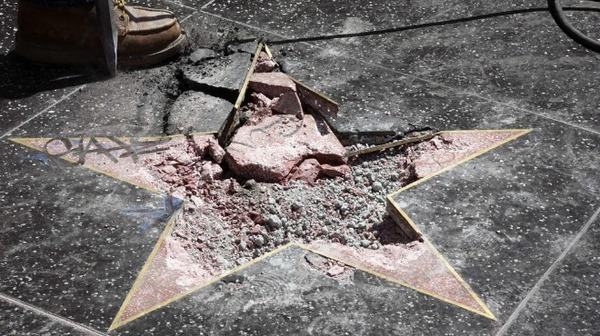Сблъсъци край звездата на Тръмп на Алеята на славата в Холивуд