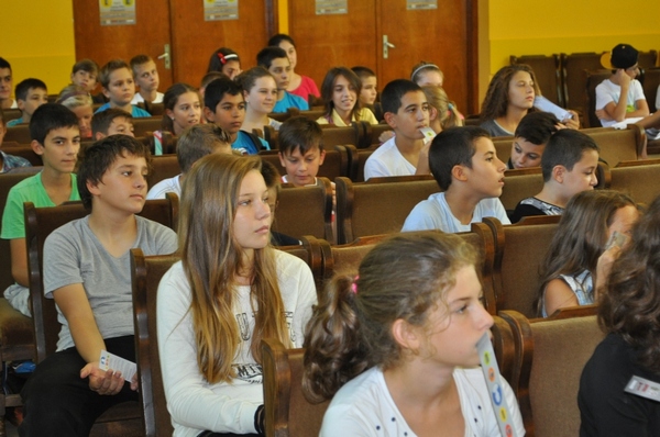 Запознават още 3 училища в Бургас с киберпрестъпността