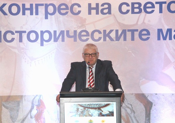 Бургаски депутат рекламира черноморския туризъм на мащабен форум на ООН (снимки)