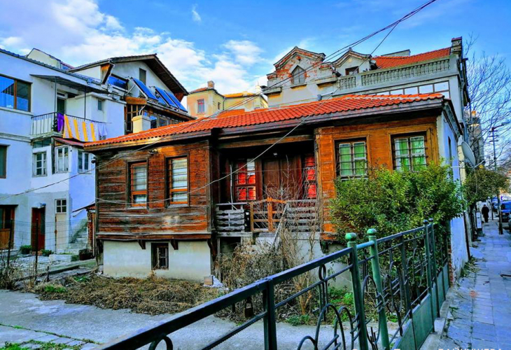 Единствената дървена къща в Бургас пази спомен за силата на любовта