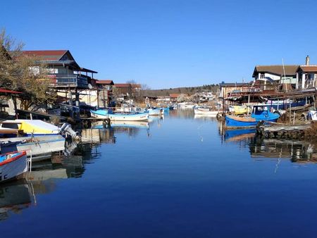 Бургаските рибари стават туроператори, ще предлагат разходка с лодка в залива