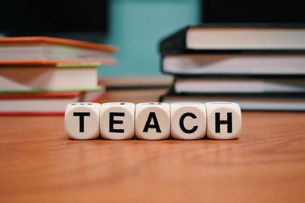 Atestirat Vsichki Uchiteli Ot 2020 2021 G Za 2 Slabi Ocenki She Gi Uvolnyavat