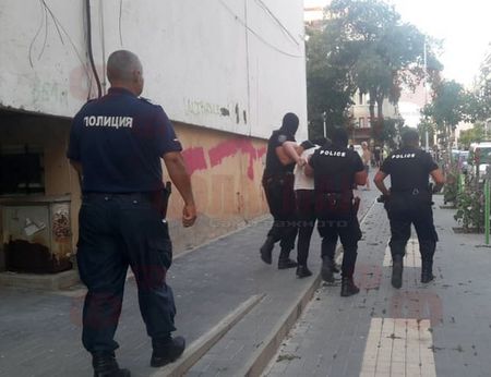 Арестуваха въоръжения експолицай Йордан след жестоката заложническа драма в Поморие