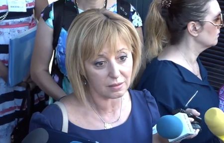 Мая Манолова претърпя катастрофа часове преди да обяви кандидатурата си за кмет