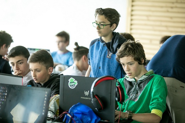Startirat Bezplatni Kursove Po Programirane I Digitalni Nauki V Burgas