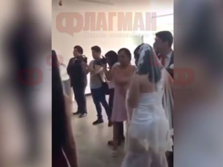 Полудяла жена раздава шамари на сватбата на любимия си